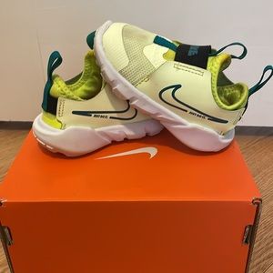 Nike Toddler Flex Runner 2